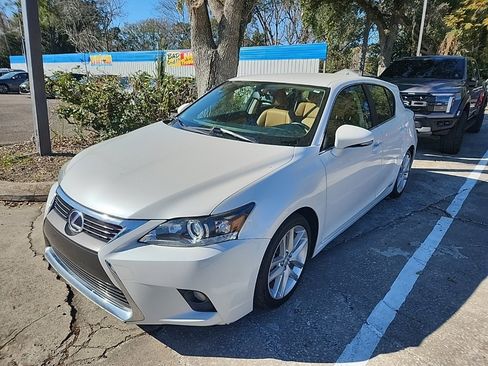 Used 2016 Lexus CT 200h image 2