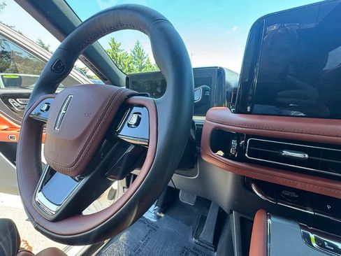 Used 2025 Lincoln Aviator Reserve w/ Equipment Group 201A AWD/4WD image 23