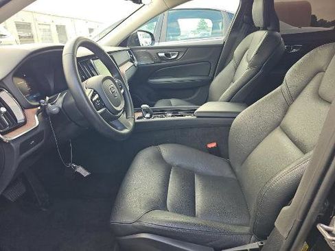 Used 2025 Volvo V60 B5 Cross Country Plus AWD/4WD image 3