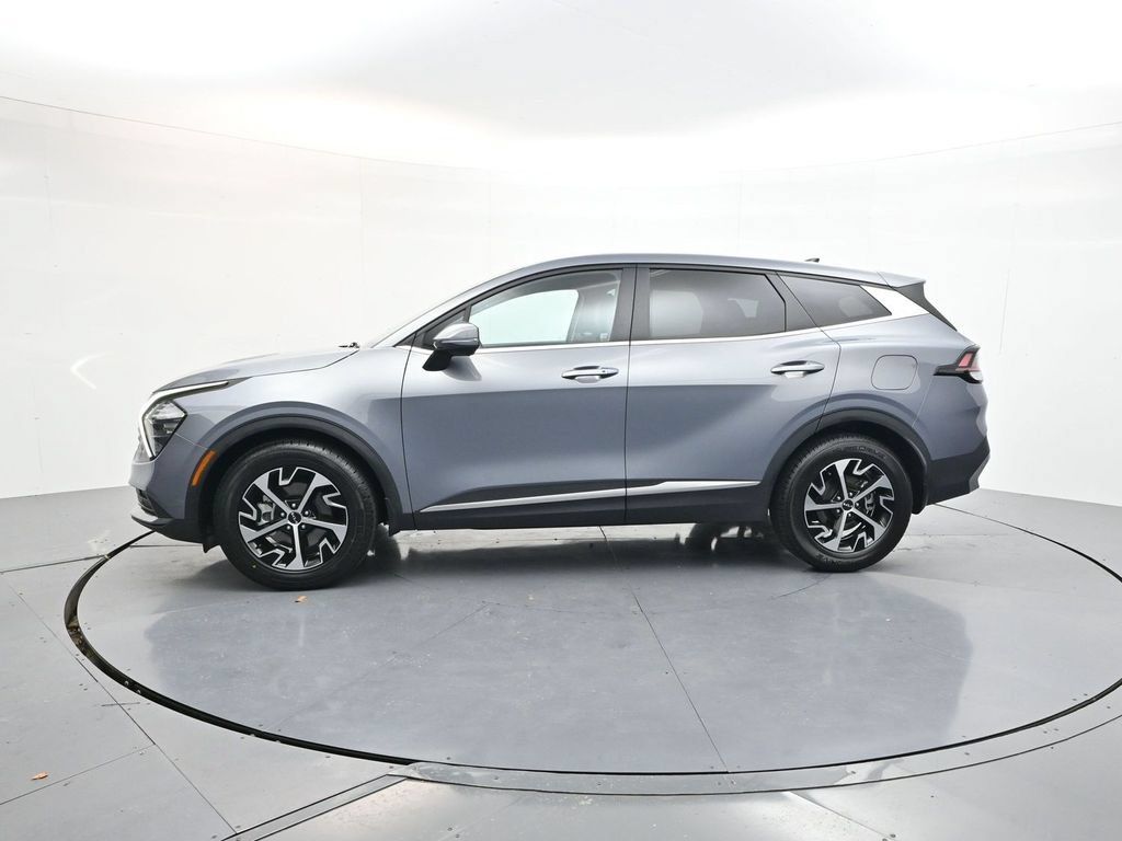 Used 2023 Kia Sportage EX FWD image 4