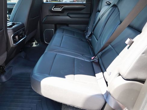 Used 2024 GMC Sierra 2500 SLT w/ SLT Premium Package image 19