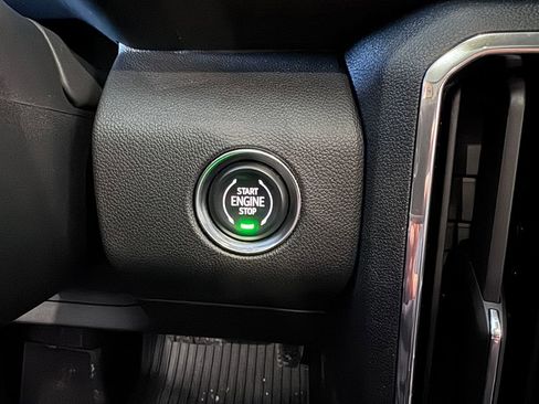 Certified 2024 GMC Acadia Denali w/ Super Cruise Package image 23