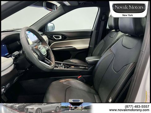 Used 2023 Jeep Compass Limited w/ Elite Group AWD/4WD image 17