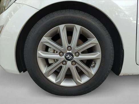 Used 2015 Hyundai Elantra SE w/ Option Group 02 FWD image 14