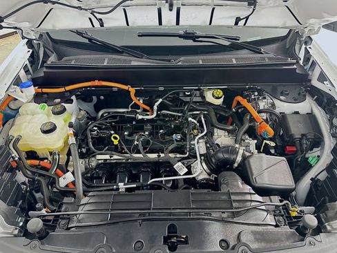 Certified 2025 Ford Maverick XL w/ Equipment Group 101A image 29