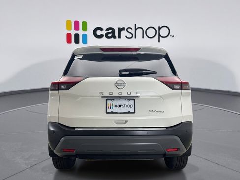 Used 2023 Nissan Rogue SV image 4