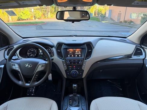 Used 2017 Hyundai Santa Fe Sport image 22