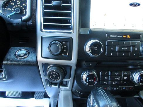 Used 2016 Ford F150 Lariat image 15