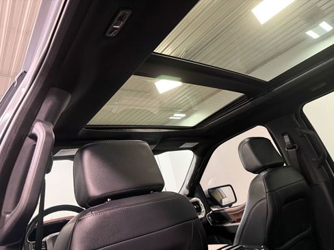 Used 2022 Ford F150 Lariat w/ Equipment Group 502A High image 11