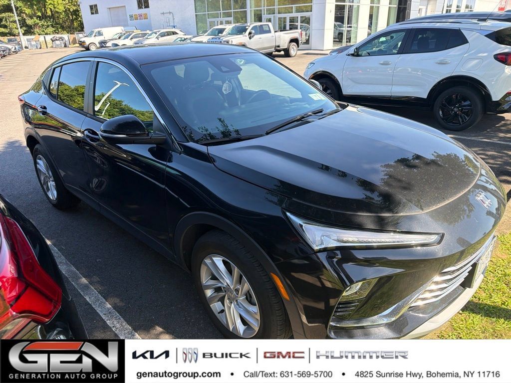 Used 2024 Buick Envista Preferred w/ Convenience I Package FWD image 1