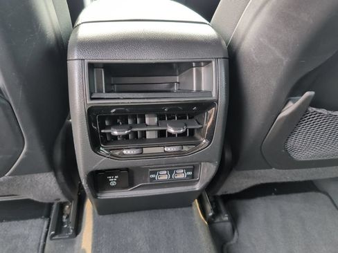 Used 2024 Jeep Grand Cherokee Altitude AWD/4WD image 24
