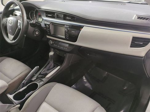 Used 2015 Toyota Corolla LE image 23