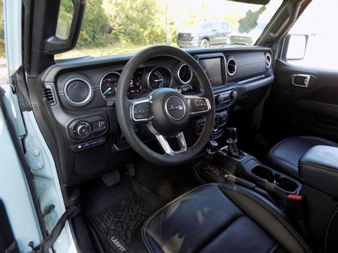 Used 2023 Jeep Wrangler Unlimited Sahara w/ Cold Weather Group image 11