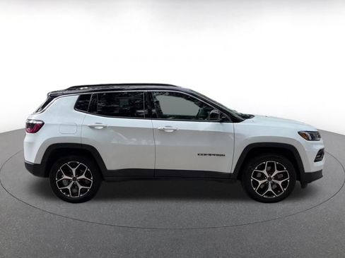 Used 2025 Jeep Compass Limited AWD/4WD image 13