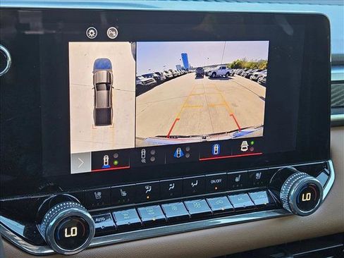 Used 2024 GMC Canyon AT4 w/ AT4 Premium Package image 14