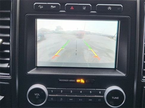 Used 2021 Ford Expedition Limited image 18