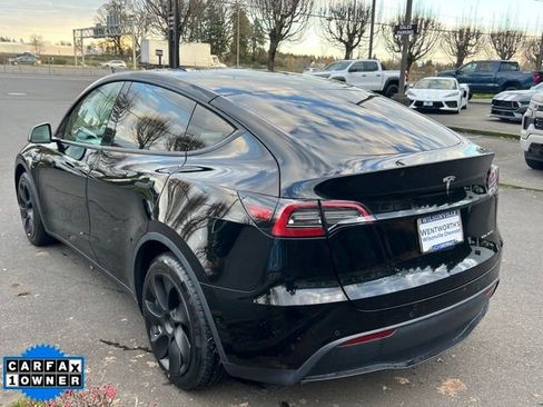 Used 2022 Tesla Model Y Long Range image 5