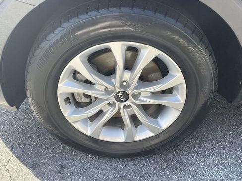 Used 2021 Kia Telluride LX FWD image 8