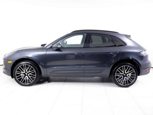 Certified 2026 Porsche Macan AWD/4WD image 2