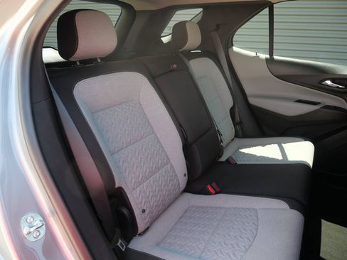 Used 2023 Chevrolet Equinox LT FWD image 17