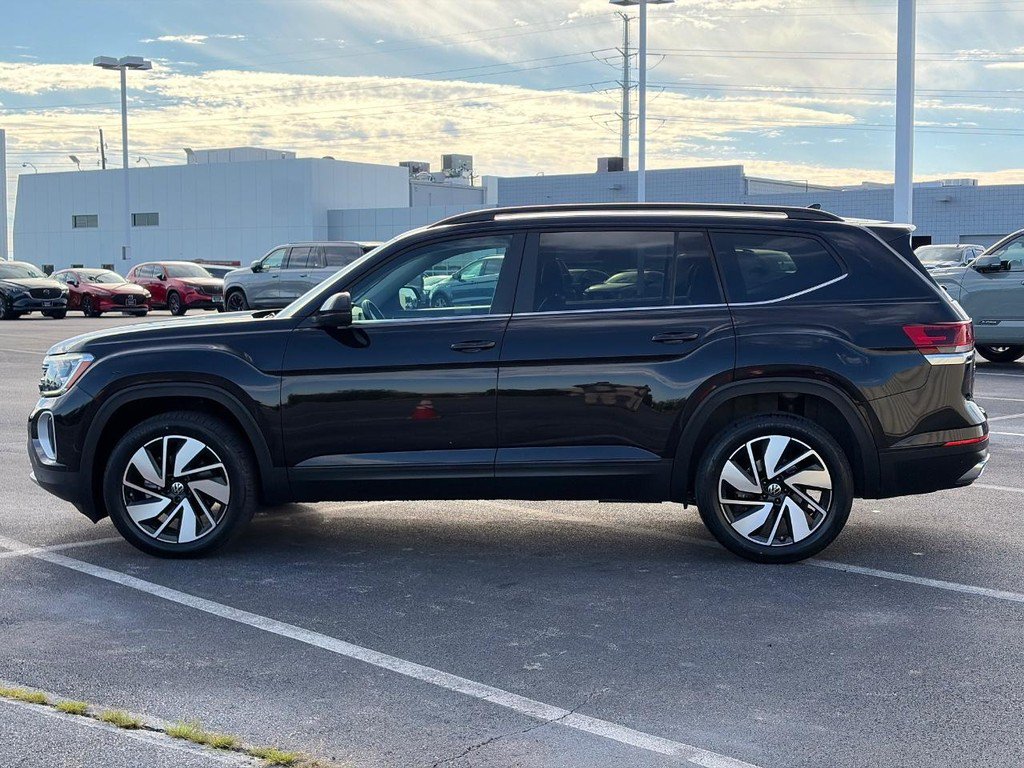 Used 2024 Volkswagen Atlas SE FWD image 7