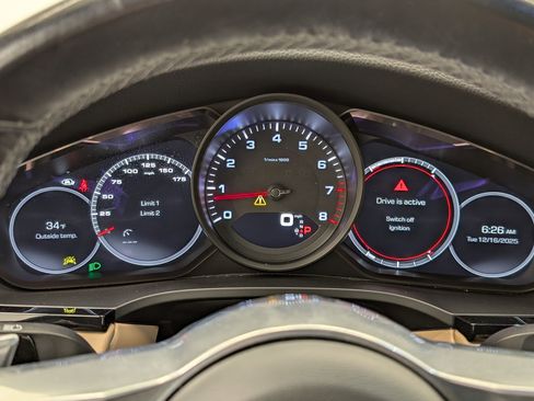 Used 2021 Porsche Cayenne image 22