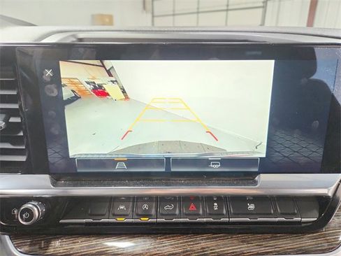 Used 2022 GMC Sierra 1500 SLE image 29