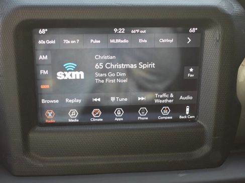 Used 2018 Jeep Wrangler Unlimited Sahara image 23