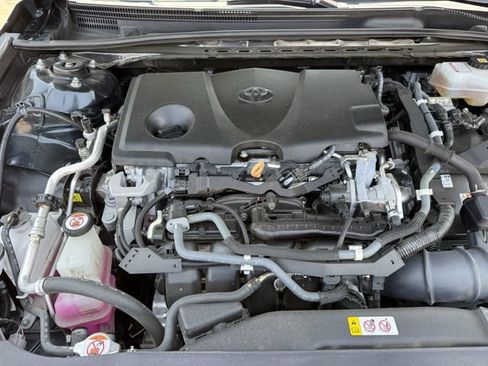 Used 2019 Toyota Camry SE FWD image 31