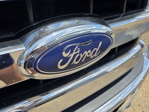 Used 2016 Ford F150 XLT AWD/4WD image 4