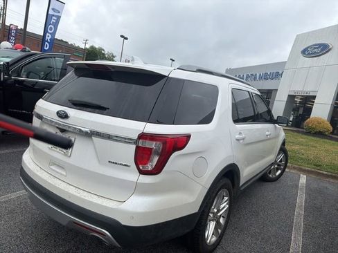 Used 2016 Ford Explorer XLT w/ Equipment Group 202A FWD image 17