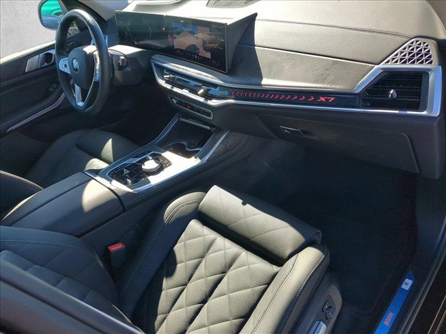 Used 2026 BMW X7 xDrive40i AWD/4WD image 25