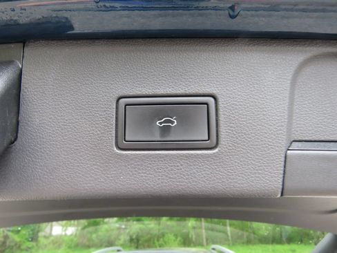 Used 2021 Volkswagen Atlas SEL AWD/4WD image 19