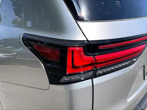 Used 2023 Lexus LX 600 F Sport AWD/4WD image 19