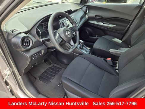 Used 2023 Nissan Kicks S FWD image 17
