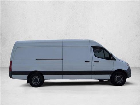 Used 2020 Mercedes-Benz Sprinter 2500 image 4
