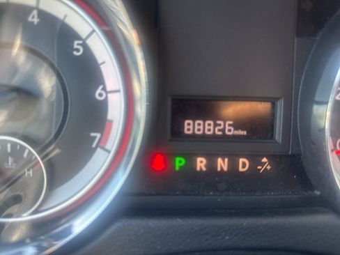 Used 2018 Dodge Grand Caravan SXT image 8