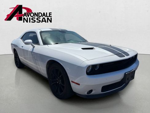 Used 2016 Dodge Challenger SXT Plus RWD image 4