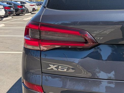 Used 2022 BMW X5 xDrive40i w/ M Sport Package image 23