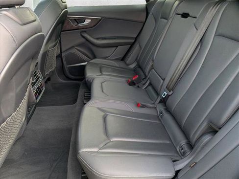 Used 2023 Audi Q8 Premium Plus image 21