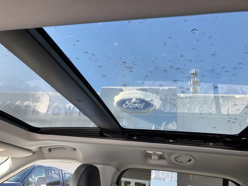 Used 2023 Ford Explorer XLT w/ Equipment Group 202A image 20