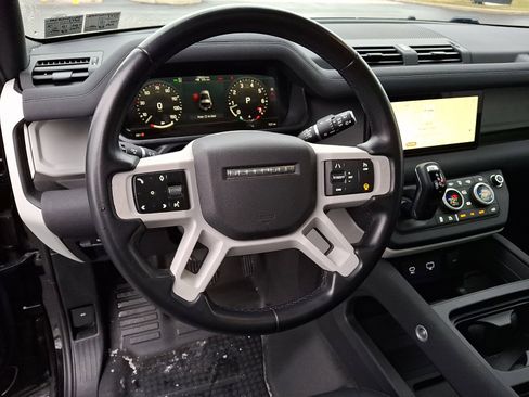 Used 2023 Land Rover Defender 90 S image 11