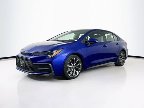 Used 2021 Toyota Corolla SE FWD image 3