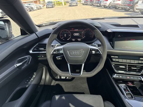 Certified 2023 Audi e-tron GT Premium Plus image 7