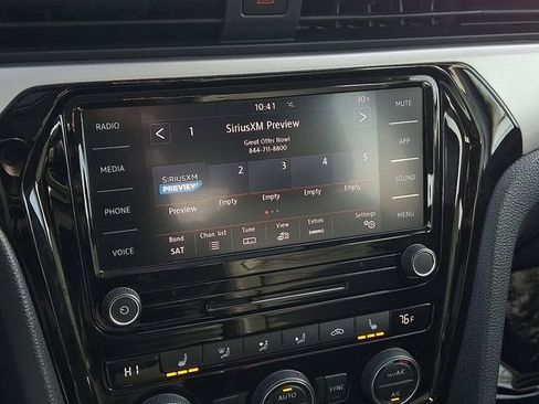 Used 2022 Volkswagen Passat 2.0T SE image 17