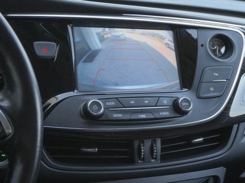 Used 2020 Buick Envision Essence w/ Experience Buick Package FWD image 24
