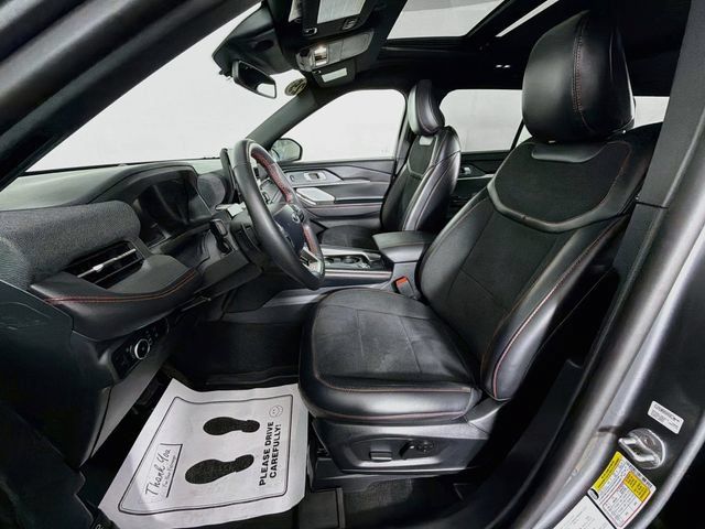Used 2025 Ford Explorer ST AWD/4WD image 21