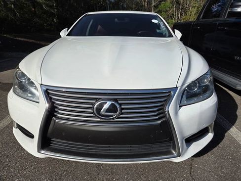 Used 2013 Lexus LS 460 w/ Comfort Pkg image 2