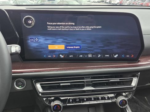 Used 2025 Chevrolet Traverse Z71 w/ LPO, Floor Liner Package image 34