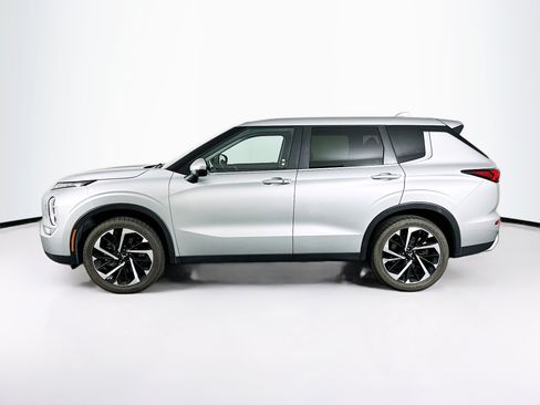 Used 2024 Mitsubishi Outlander SE AWD/4WD image 4